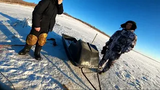 (2)Зимняя рыбалка на Енисее. Проверяем уды и перемёт. Тест термоса Арктика.