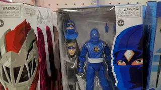 Replacing a Power Rangers Lightning Collection figure.Target, Walmart toy hunt 파워 레인저 Moćni Rendžeri