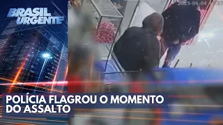 Câmeras de segurança mostram o momento em que vítima atira em bandido