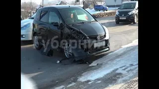 Четыре машины разбиты в двух авариях на улице Воронежской в Хабаровске. Mestoprotv