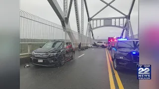5 car crash shut down the Sagamore Bridge