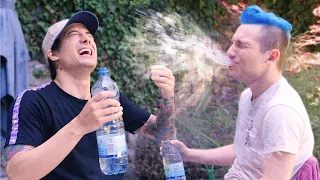 Flachwitz-Anspuck Challenge mit Julien Bam 🤣 💦