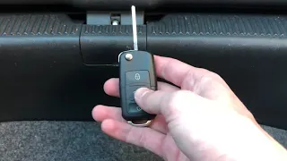 Как открыть багажник изнутри на skoda octavia a5