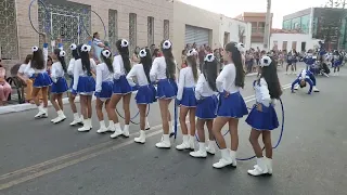 Balizas,  pilotão de bamboles e corpo coreográfico da Banda do SCFV