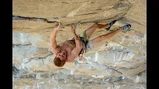 Sébastien Bouin trying Move 9b/+ in Flatanger