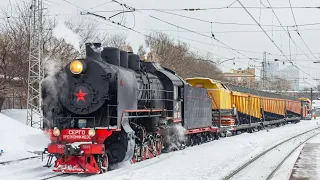 С017-3241 чистит пути на станции "Тушинская".