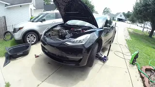 Tesla Model 3 radiator condenser cleaning