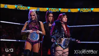 (1/2) Asuka & Alexa Bliss vs Dakota Kai & Iyo Sky: Raw October 31 2022