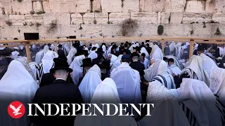 Live: Thousands gather at Western Wall in Jerusalem for priestly blessing