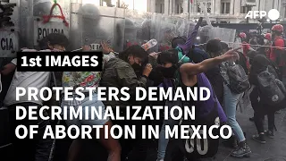 Protesters in Mexico City demand decriminalization of abortion | AFP