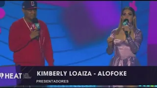 kimberly Loaiza y alofoke - premio al el alfa mejor artistas Dominicano en premios heat