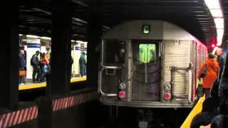 R32 (C) Train At Jay Street MetroTech