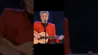 Snowbird - Anne Murray, 1996 (Live)