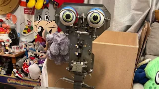 A Close look at my Pizza Time Theatre Chuck E. Cheese animatronic