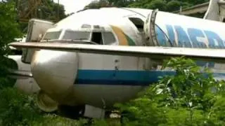 Aeroporto mais movimentado do Brasil vira cemitério de aviões (2011)