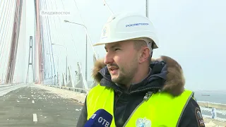 Мост на о. Русский закрыт из-за падения льда