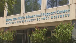 HISD blames budget errors for the decision not to give returning teachers bonus money