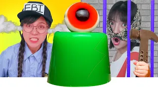 Mukbang Giant Eyeball Jelly Cake 하이유의 대왕 눈알 젤리 케이크 먹방! Escaping from a Candy Jail | LILI TV PLUS