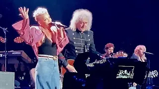 Queen &  P!NK - Somebody To Love - LIVE Tribute Concert ft. Brian May + the Foos