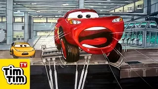 How to draw CARS 3 Lightning McQueen Crashed Through The Simulator Screen | Easy step-by-step