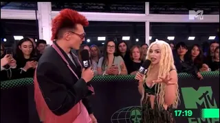 Ava Max's interview at the MTV #EMAs 2022