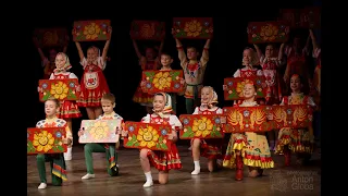 Городецкие досточки, ансамбль "Школьные годы". "Gorodetsky things", ensemble "School years".