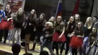 We will rock you  ИСПОЛНЯЕТ ДЕТСКАЯ РОК-ГРУППА