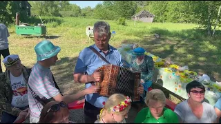 Алексей Медведев на встрече гармонистов в Борках.