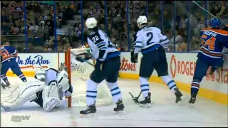 Nail Yakupov flying elbow on Ondřej Pavelec. Winnipeg Jets vs Edmonton Oilers 12/23/13 NHL