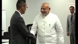 Indian PM Narendra Modi visits stem cell research lab in Kyoto