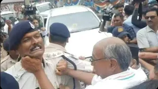 WATCH: Congress' Digvijaya Singh & Madhya Pradesh Police Clash In Bhopal