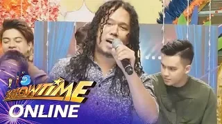 It's Showtime Online: Tuko delos Reyes sings "Pinoy Ako"