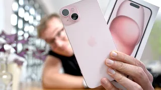 Oh, wie pink ist pink? Das iPhone 15 in Rosé genauer angeschaut und ausgepackt