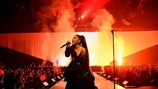 Ariana Grande dangerous woman but she’s singing just for you in a empty arena￼❤️