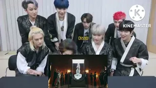 stray kids reaction to (G)idle nxde