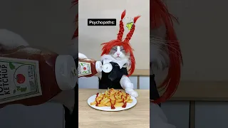 Fries with ketchup: normal vs. psycho 🤣🤣🤣 #thatlittlepuff #catsofyoutube