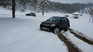 W164 Mercedes ML 320 CDI Karlı Tepeye Çıkış ¶ Climbing Snowy Hill