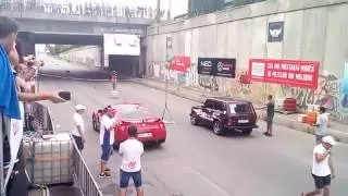 Lada Niva vs Nissan GT-R