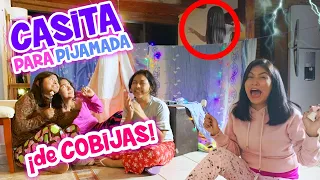 CASITA BONITA ¡De COBIJAS!😍 En la PIJAMADA ¡NOS ASUSTAN!  | CONNY MERLIN