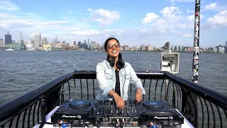 Chill House Set with NYC Skyline | Afro House Remixes | DJ Avera Live Mix