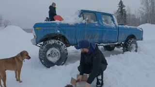 Coldstart 1978 Ford F250 Lifted Crewcab and light 4x4