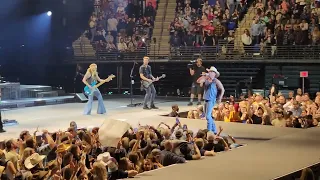 Kenny Chesney, I Go Back. BJC in State College,  Pa