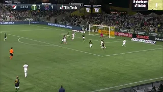 SAVE | Steve Clark with a great save against RSL