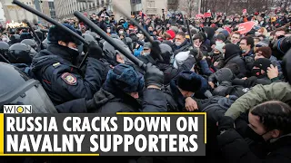 Russian police officers beat protesters at opposition rally | World News | WION News