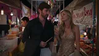 Kaley Cuoco, Michiel Huisman in The flight attendant  -  Bangkok Flashback