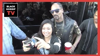 White Guy raps for Snoop Dogg!