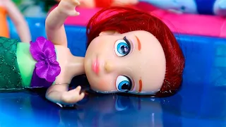 MERMAID ADVENTURES WITH THE JUNIOR TEAM | Disney Princesses Toys