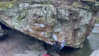 Riverdance (V9) - Tennessee Bouldering: Dayton Pocket/Laurel Falls