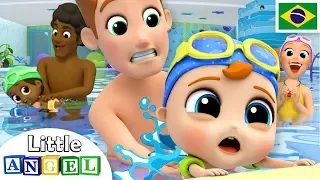 Joãozinho Aprende a Nadar! 🏊 | Canal do Joãozinho - Little Angel Português