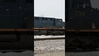 5 CSX Locomotives Pass Me!  Cincinnati JawTooth shorts, CSX Power Move